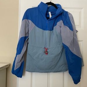 Lululemon evergreen anorak size 4 blue